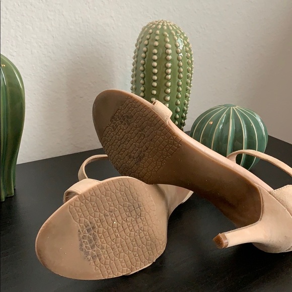 14th & Union tan heels - Picture 4 of 4